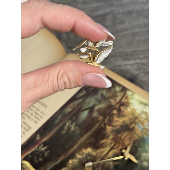 Seagull Trio Bird In Flight Vintage Brooch Seagull Gold Tone Stick Pin MCM - Picture 3 of 8